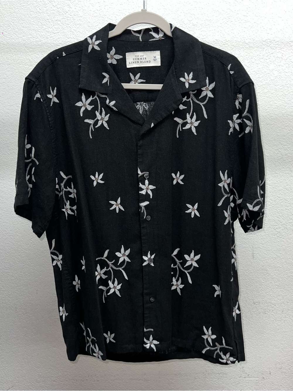 Abercrombie & Fitch Black Linen Short-Sleeve Floral Button-Up Shirt